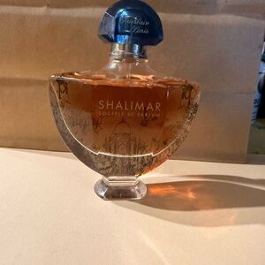 Guerlain Eau de Parfum with Amber Hue. Soufle de parfum